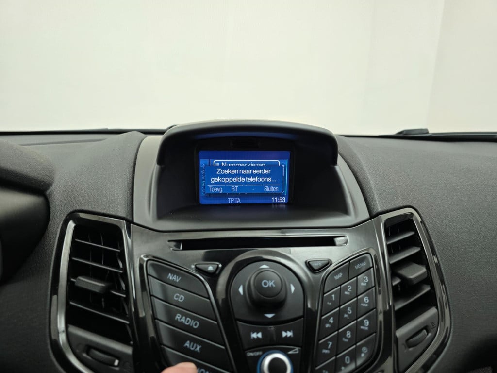Ford Fiesta occasion titanium uitvoering met cruisecontrol en bluetooth | t