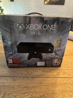 Xbox one + 2 games + 2 controllers en headset