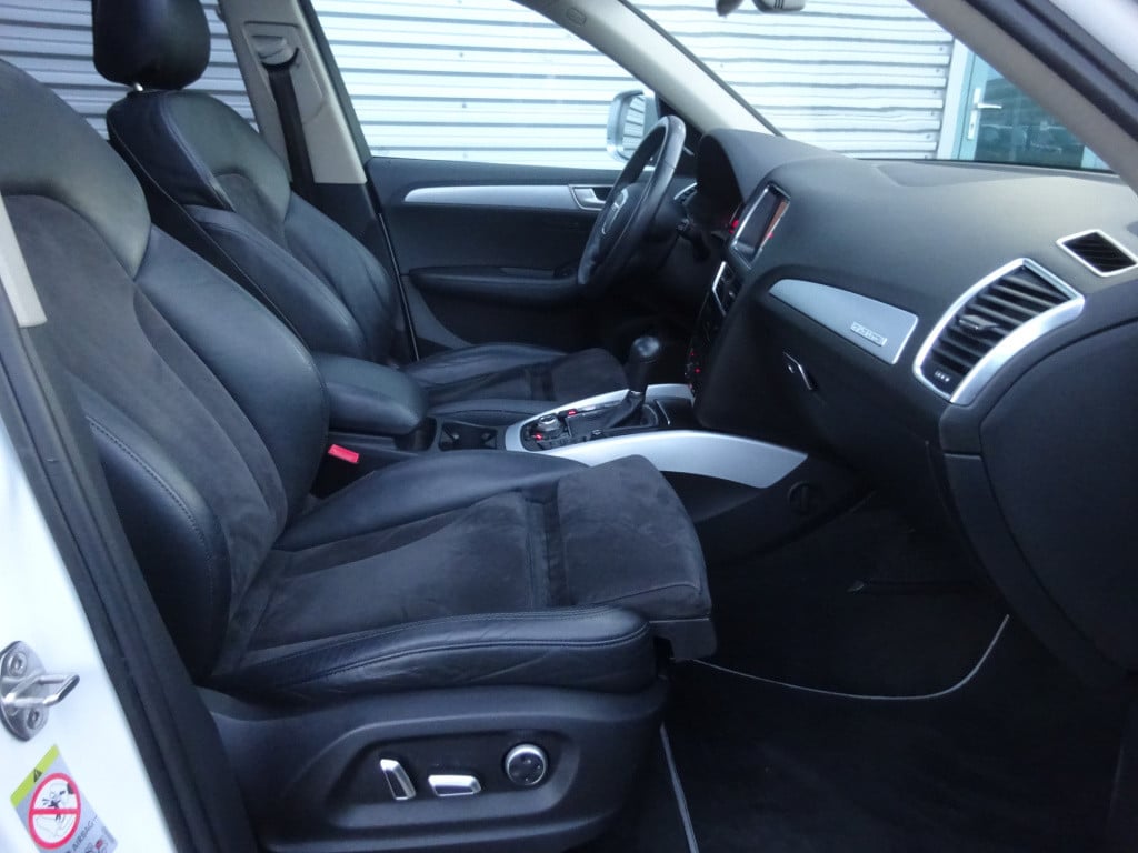 Audi Q5 3.2 fsi quattro pro line s panoramadak / navi / xenon / cruise / 19