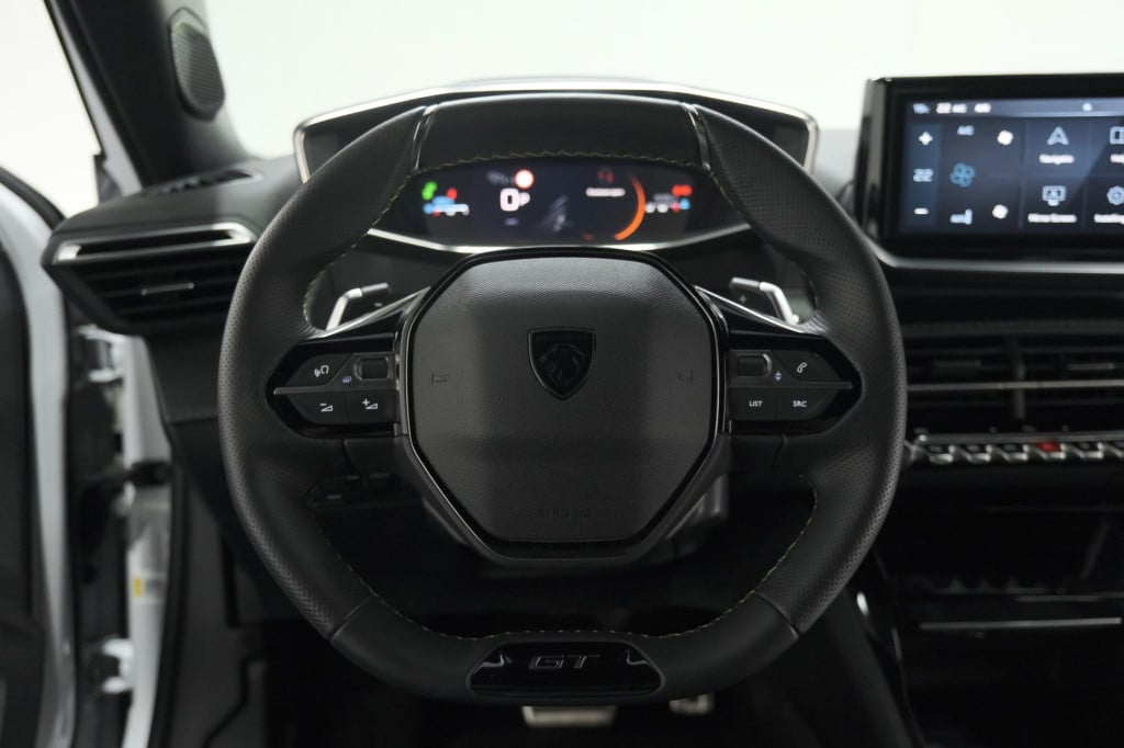 Peugeot 2008 puretech 130 eat8 gt | 360 camera | stoelmassage | adaptieve c