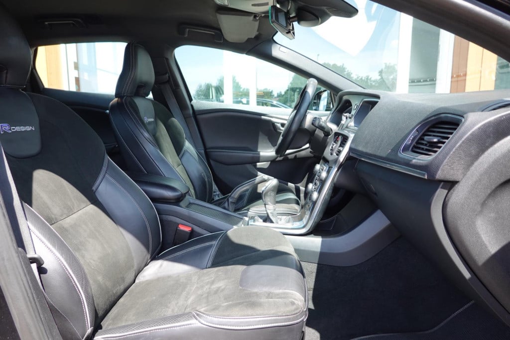 Volvo V40 1.6 t3 r-design
