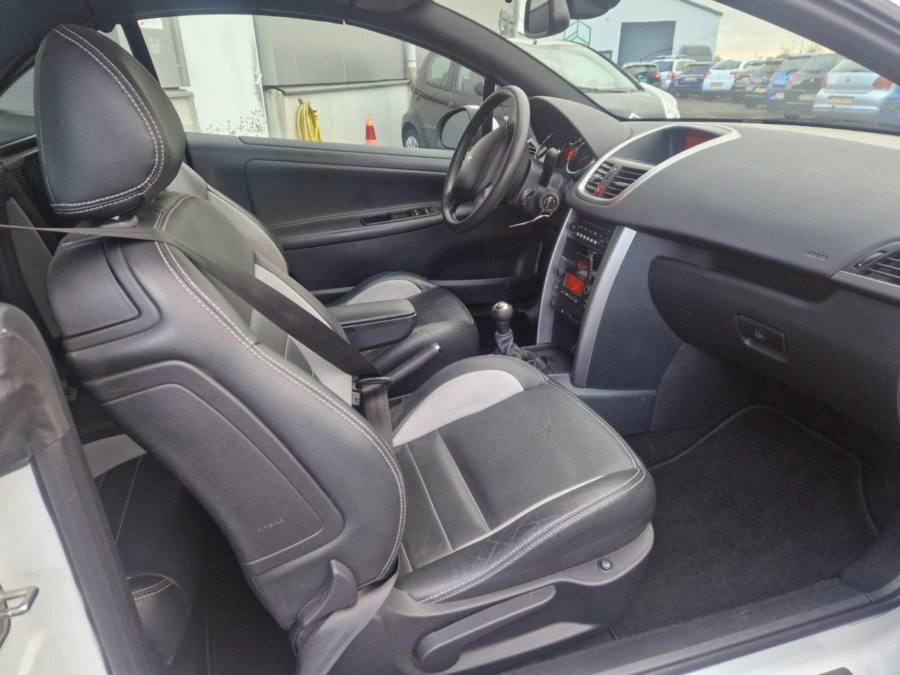 TE KOOP PEUGEOT 207 CC CABRIOLET HARDTOP 1.6 VTI GRIFFE EURO 5