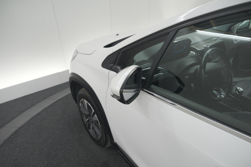 Peugeot 2008 puretech 130 allure | camera | apple carplay | parkeersensoren