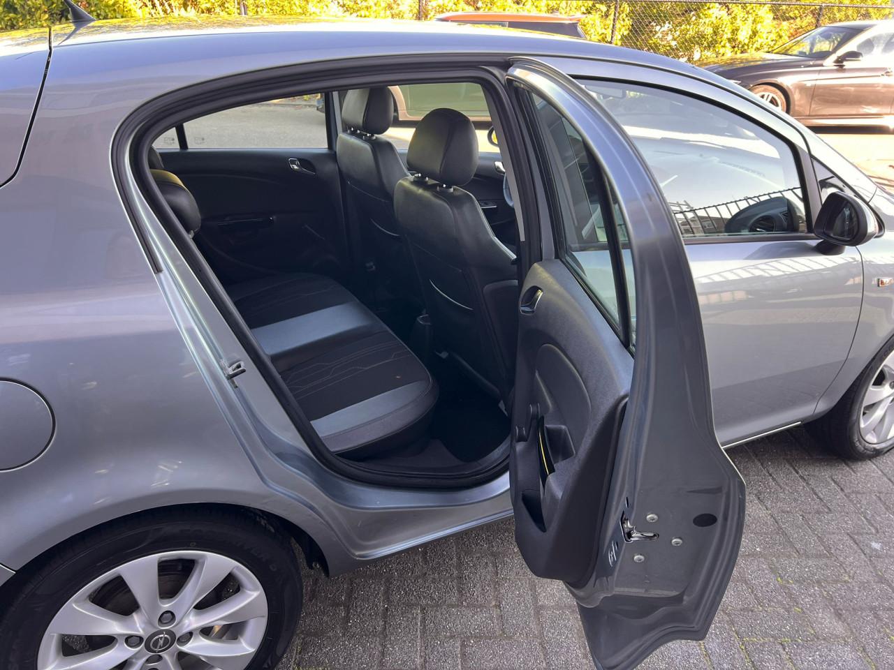 Opel Corsa 1.2-16V Anniversary Edition