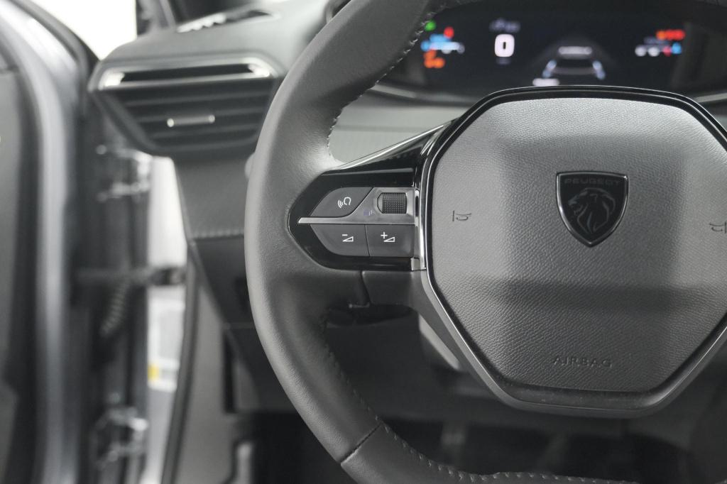 Peugeot 2008 puretech 100 allure | camera | navigatie | apple carplay | par