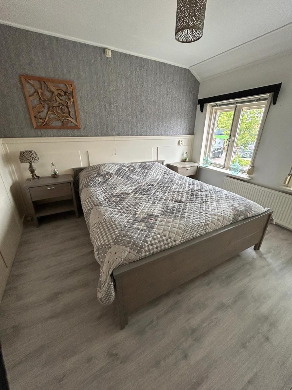 Steigerhouten greywash 2-persoonsbed met bijpassende nachtkastjes