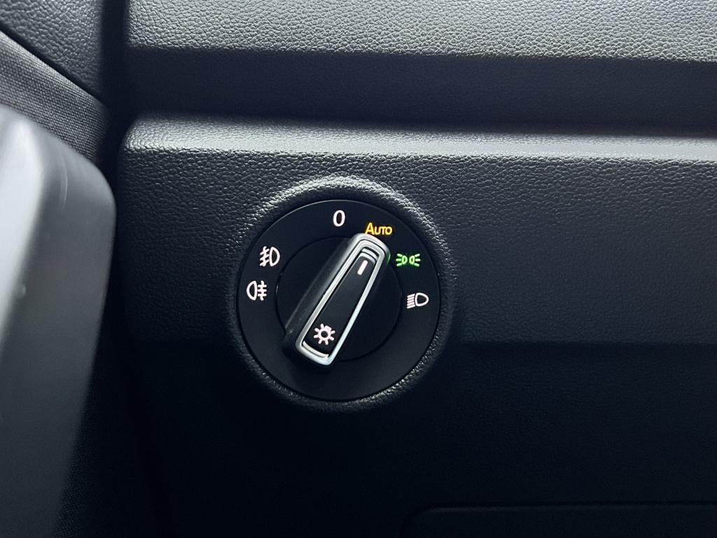 Volkswagen T-roc 1.5 tsi sport automaat | apple/ android carplay | climate 