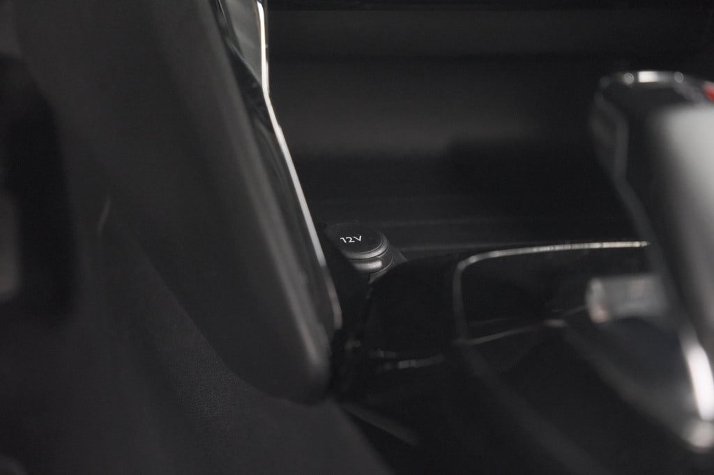 Peugeot 208 puretech 100 eat8 allure | camera | apple carplay | navigatie |