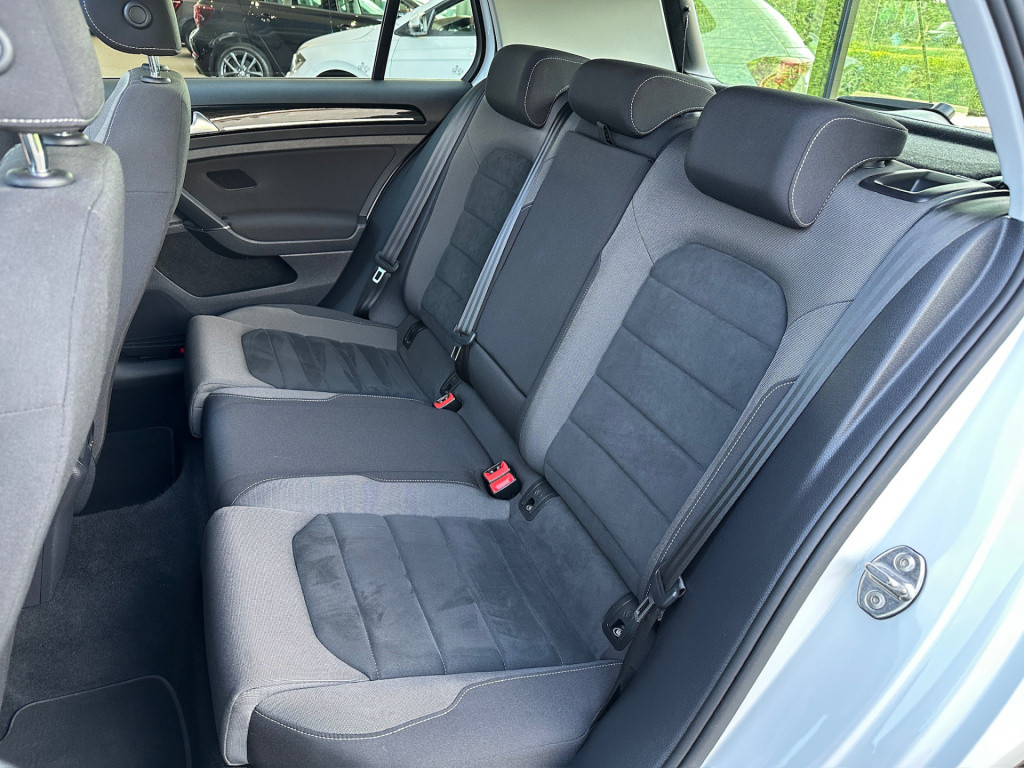 Volkswagen Golf 1.5 tsi 150pk dsg highline | panoramadak | virtual cockpit 