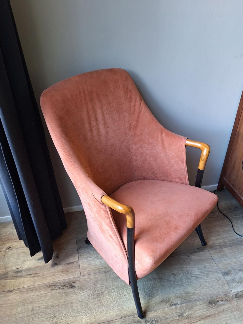 Giorgetti progetti design stoel