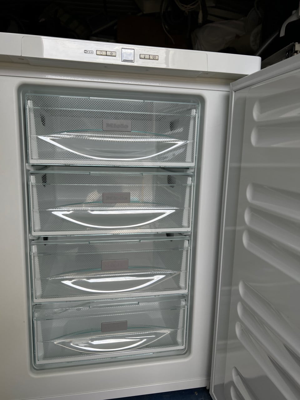 Niet gebruikte Miele vrieskast 85x60 cm. 106 liter