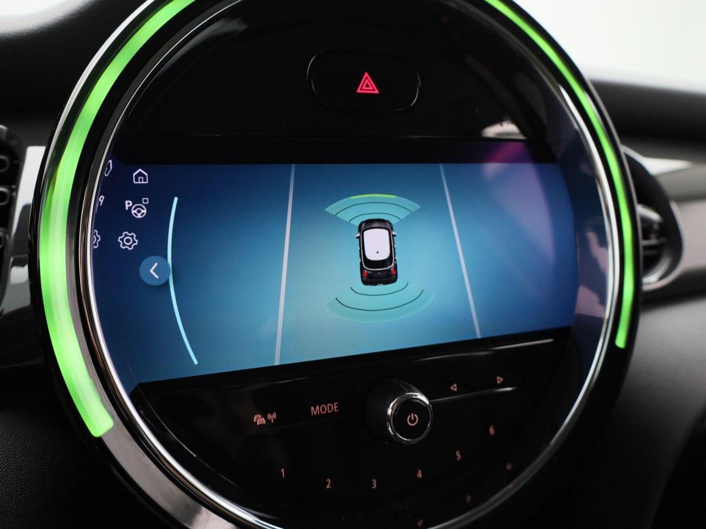 Mini 5-deurs 1.5 one essential | navigatie | lmv | parkeer sensoren | clima
