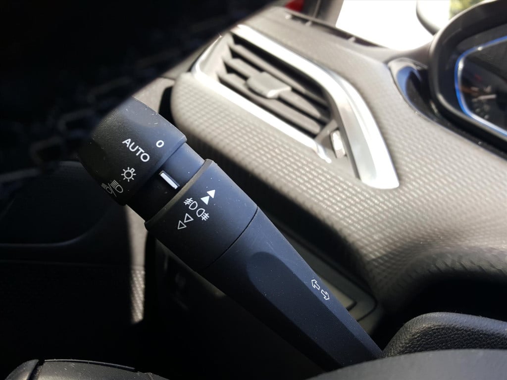 Peugeot 2008 1.2 pt 110pk allure eat6 automaat navigatie | achteruitrijcame