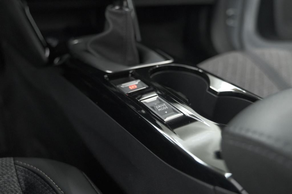 Peugeot 2008 puretech 100 allure | camera | navigatie | parkeersensoren | a