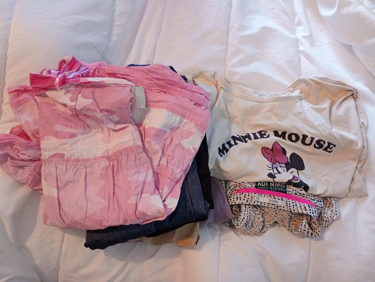Roze rok blauwe legging twee spijkerbroeken
