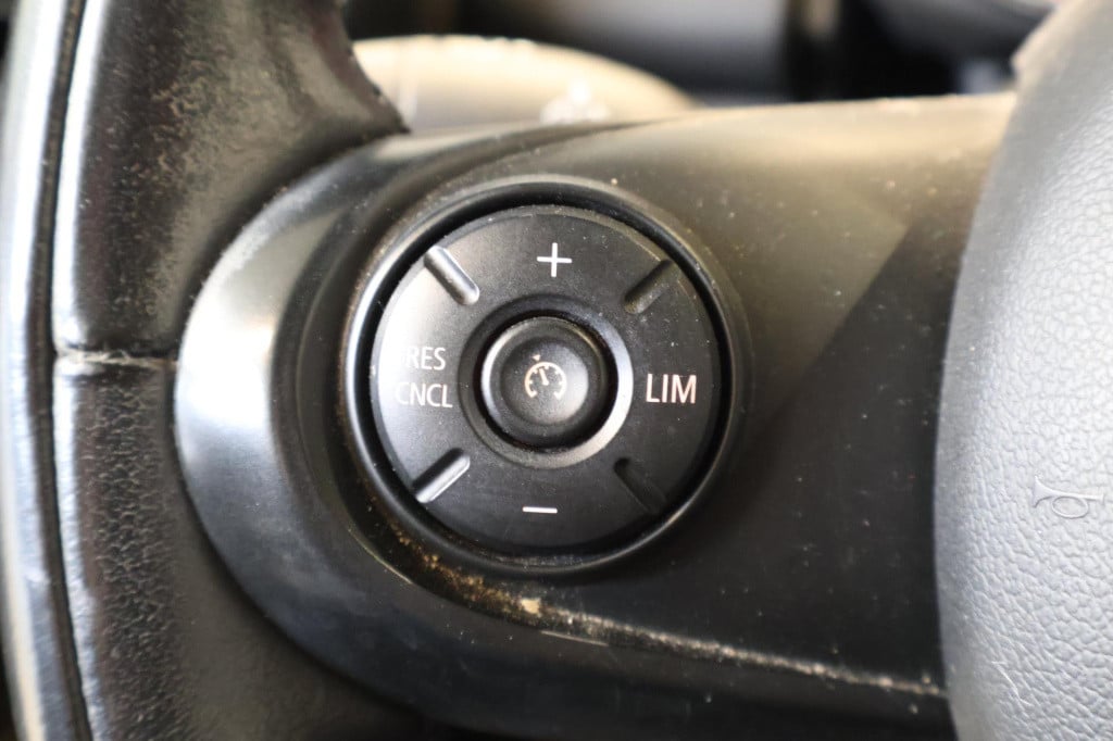 Mini One mini 1.5 first salt nl auto,btw, carplay, allseason, cruise