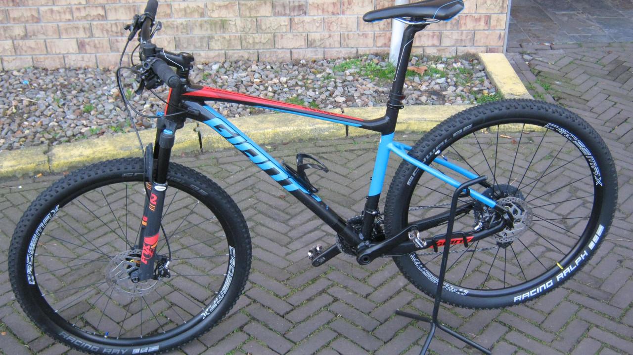 TE KOOP 29 ER GIANT VOLLEDIG XT AFGEMONTEERD MET FOX VORK