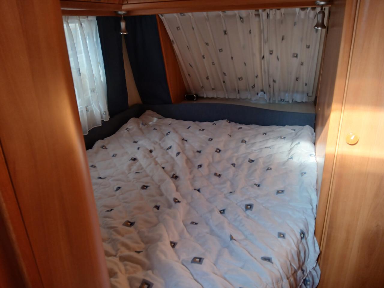 Caravan Hobby met mover en fietsendrger, zgan. voortent en luifel