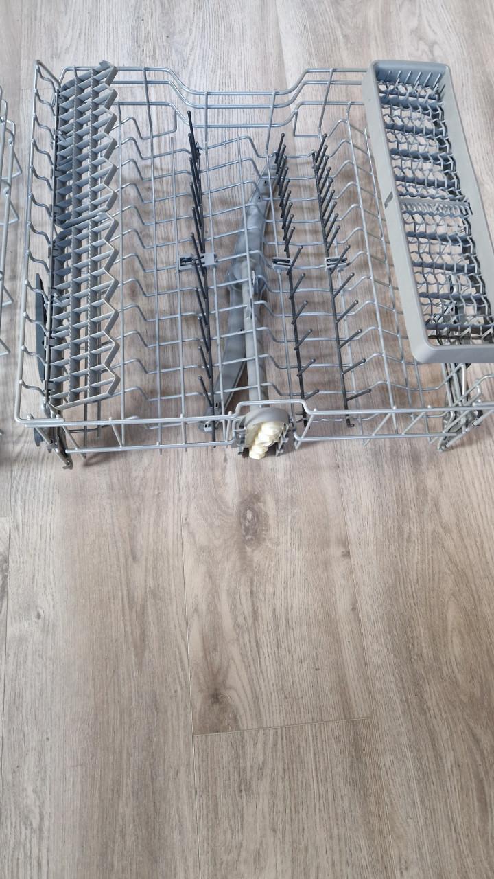 Een boven een onder korf voor Bosch vaatwasser.
