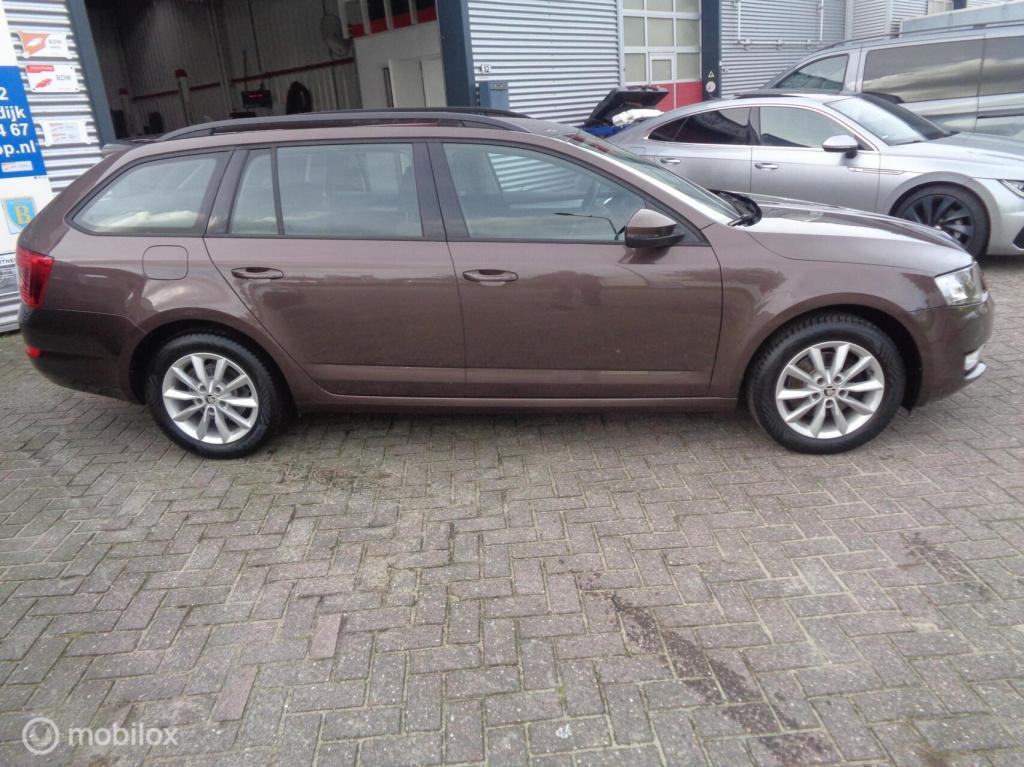 Skoda Octavia combi 1.2 tsi greentech ambition businessline/airco/ecc/pdc/c
