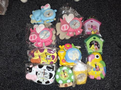 Bananendoos vol met klokken