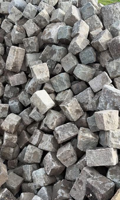 Aanbieding kasseien basalt lava