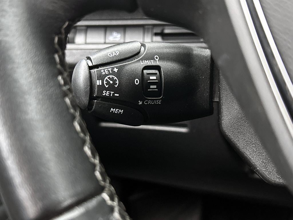 Peugeot 3008 1.2 puretech blue lease premium avantage