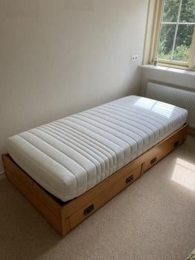 Matras+bed met schuifladen
