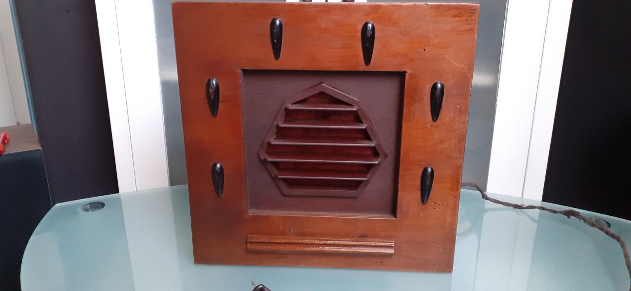 Antieke radio luispspreker  active uit jaren 50