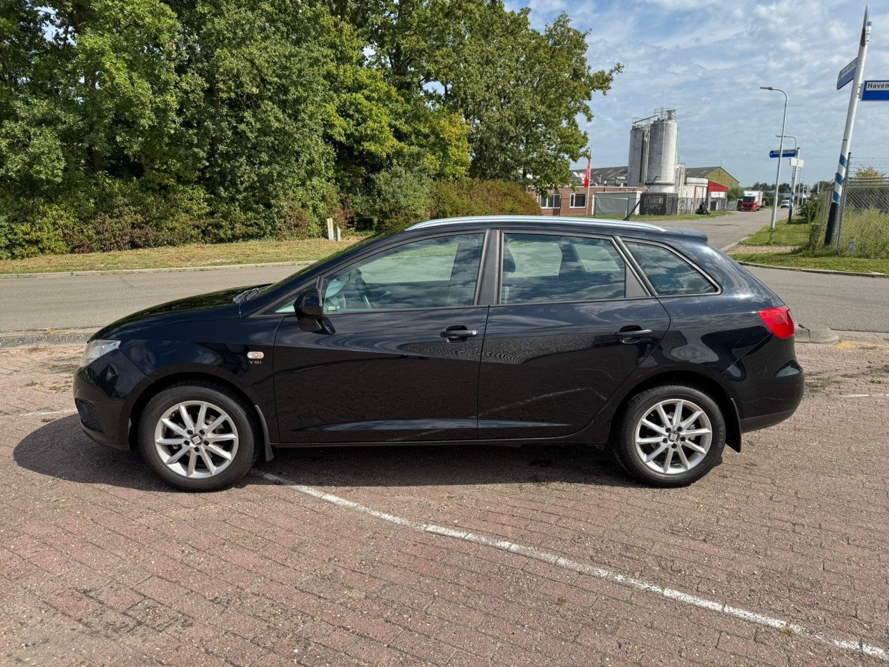 Seat ibiza bj 2011 1950 euro