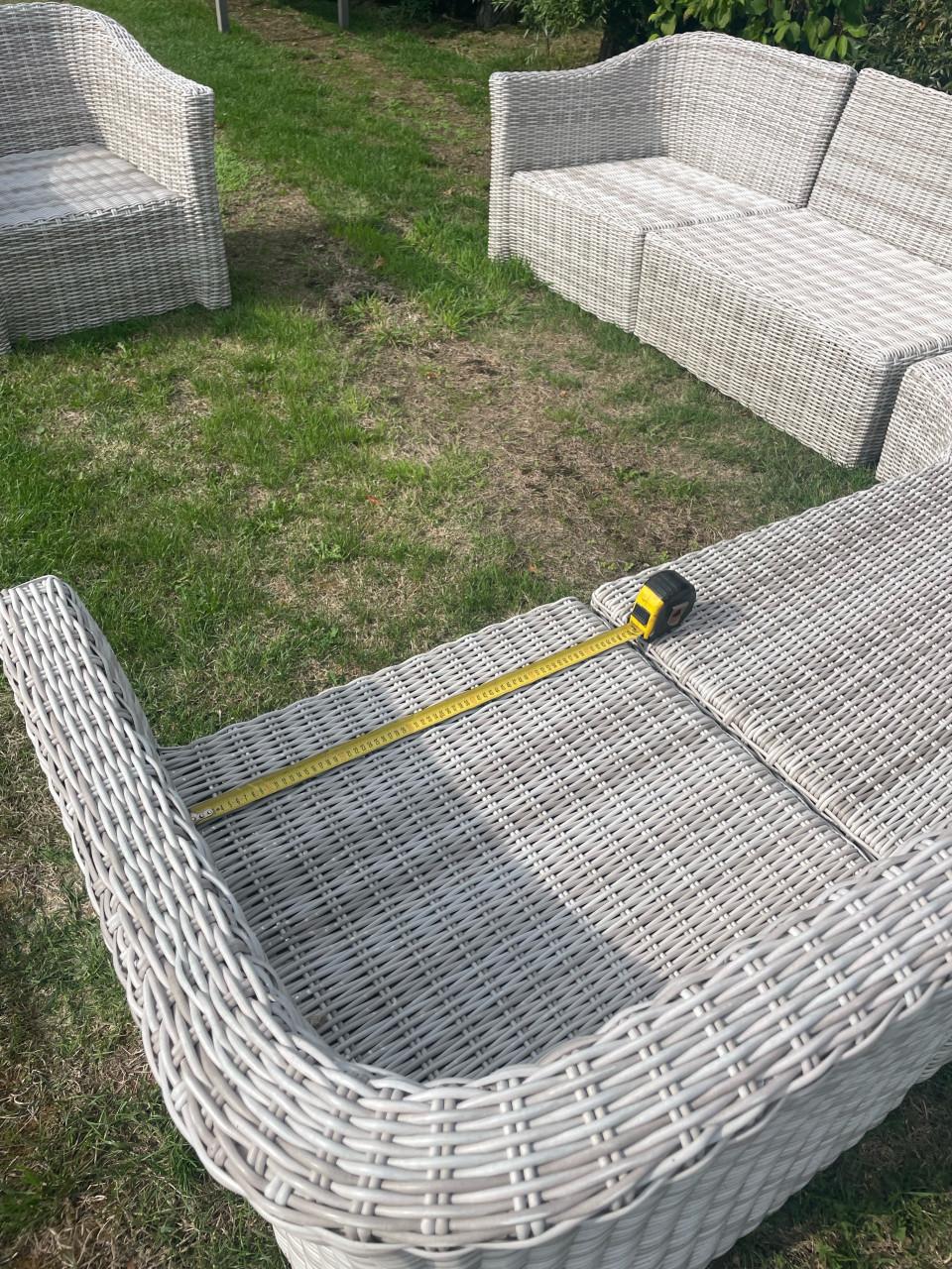 Wicker Tuinset. (Hoek)bank en stoel