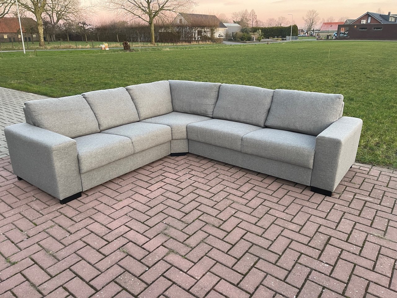 GRATIS LEVERING HEEL NL Mooie Grijs Stoffen Hoekbank