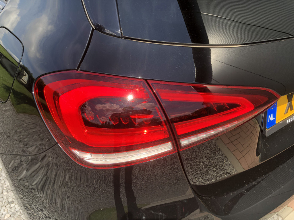 Mercedes-Benz A-Klasse 250 e business solution amg limited