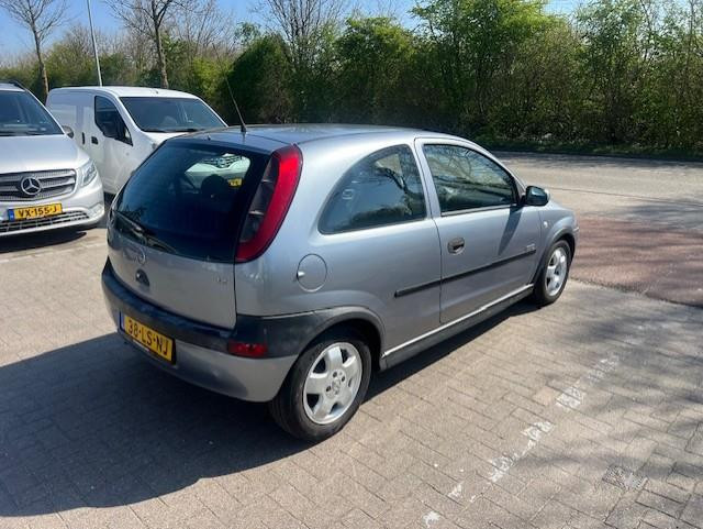 Opel Corsa 1.2-16v elegance easytronic