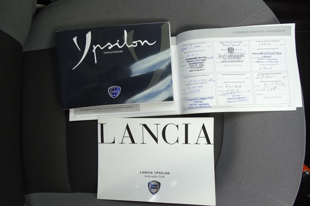 Lancia Y(psilon) 1.2 argento 60-pk 3-drs