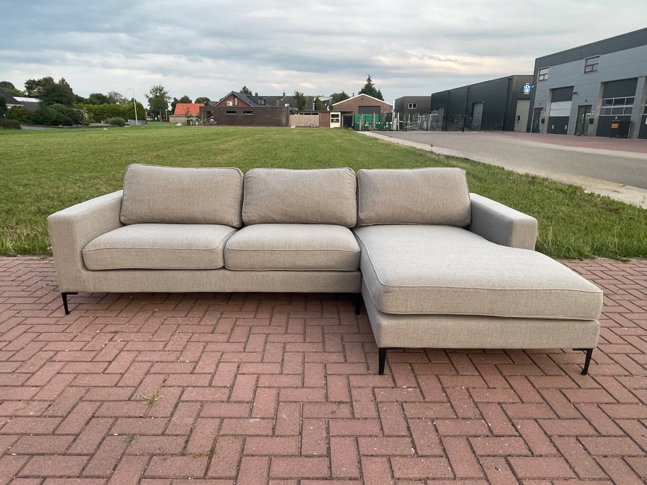GRATIS LEVERING HEEL NL Mooie Grijze Stoffen Hoekbank