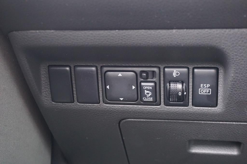 Nissan X-Trail 2.5 sport outdoor airco / navi / cruise / stoelverw. / pano