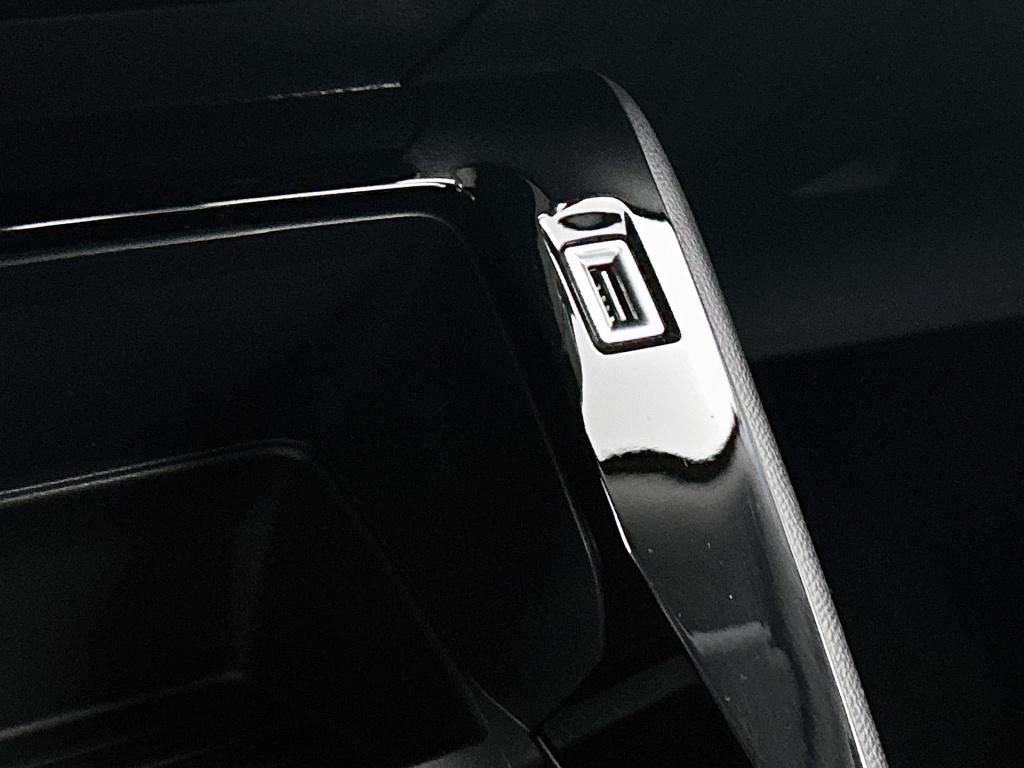 Peugeot 2008 100pk active pack | rijklaar | camera | stoelverwarming | park