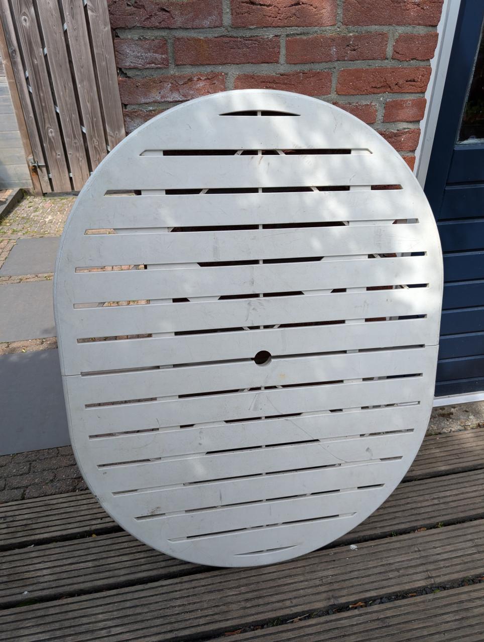TE KOOP Tuintafel Hartman