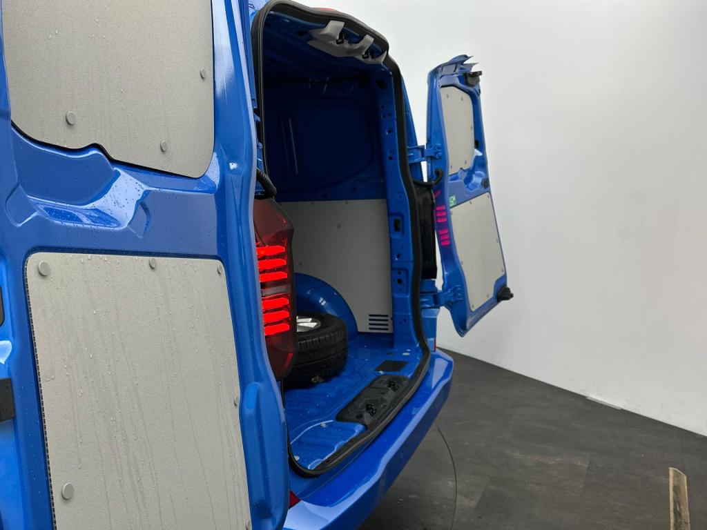 Volkswagen Transporter 2.0 tdi l1h1 28 style