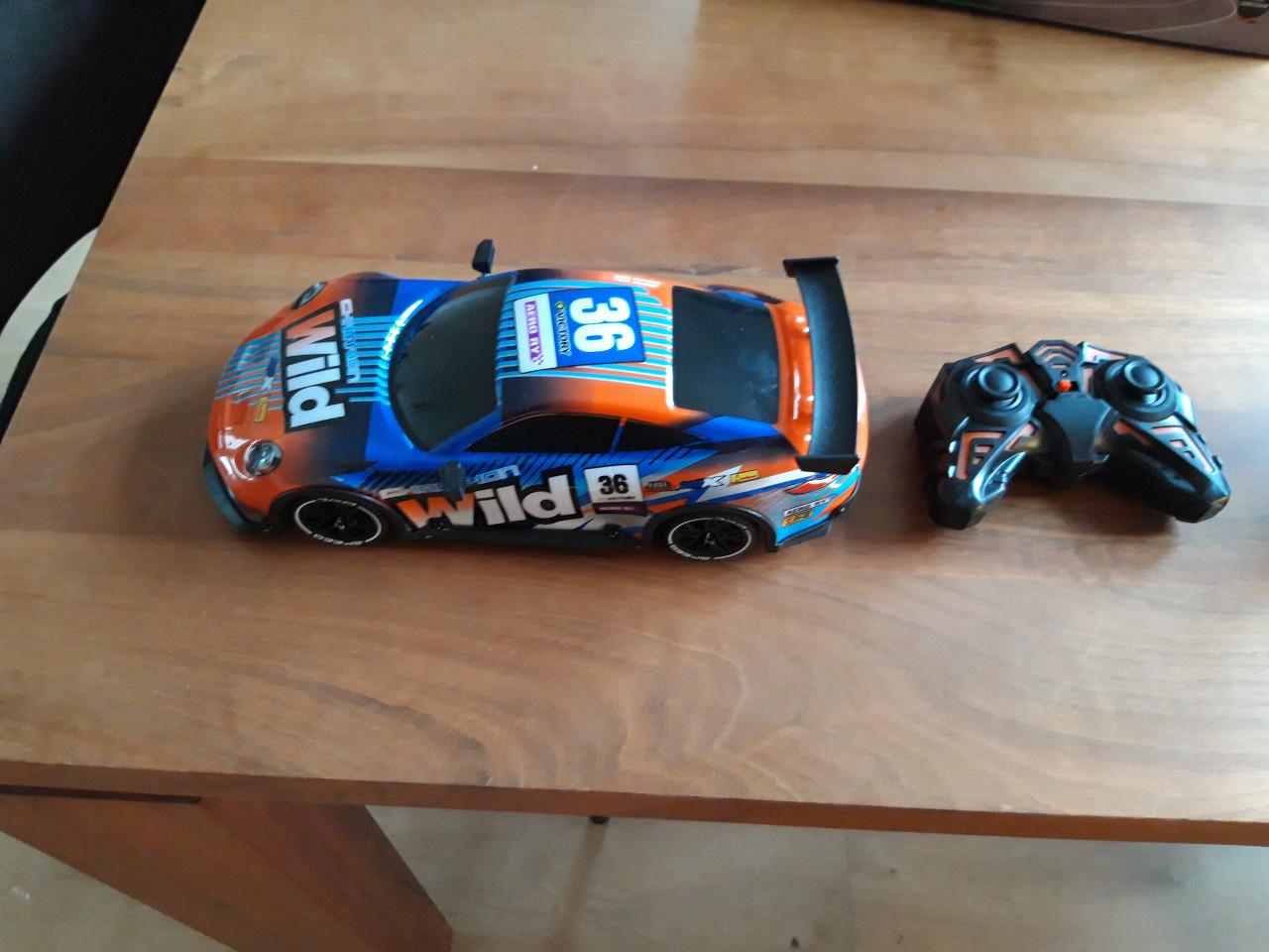 Raceauto met afstandsbediening ( NIEUW )