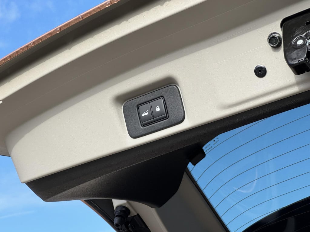 Nissan Ariya advantage edition 66 kwh vision pack + panoramadak