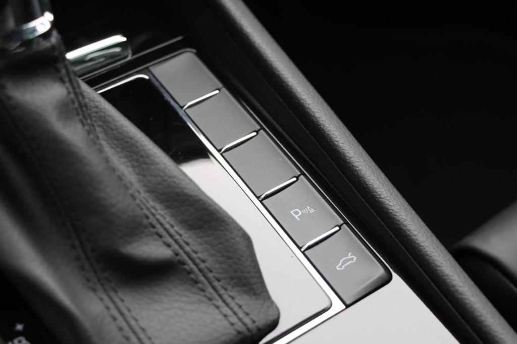 Skoda Superb combi 1.4 tsi laurin & klement 218pk dsg6 | lederen bekleding 