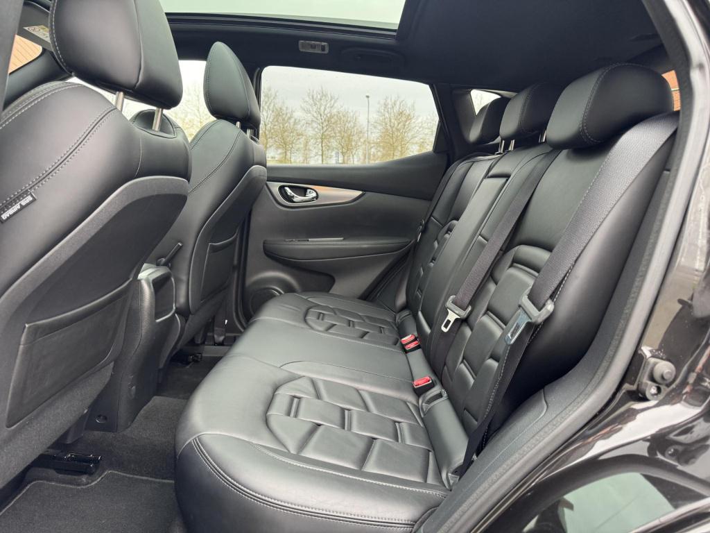 Nissan Qashqai 1.2 tekna + incl. trekhaak!
