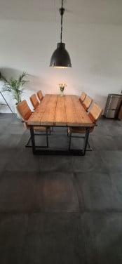 Eettafel met 6 stoelen