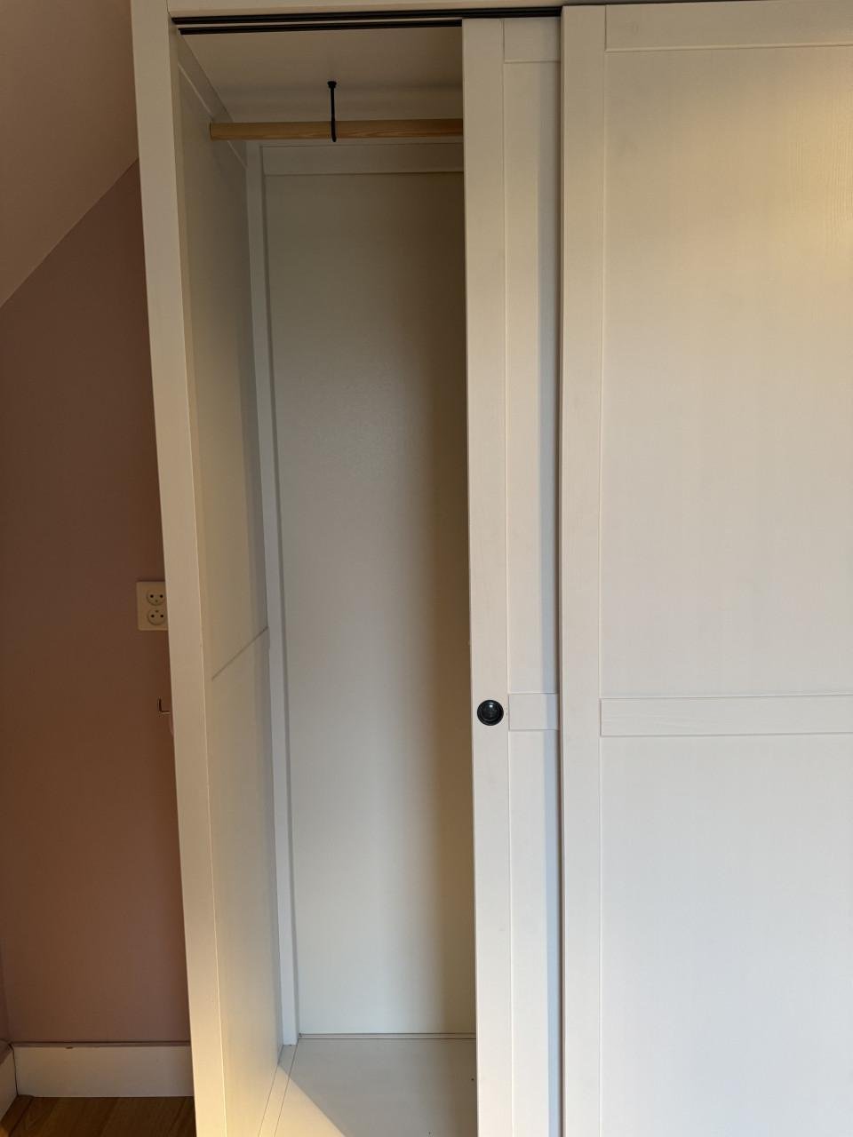 Ikea meubelen Hemnes serie: kledingkast, nachtkastje, bureau, ladekast