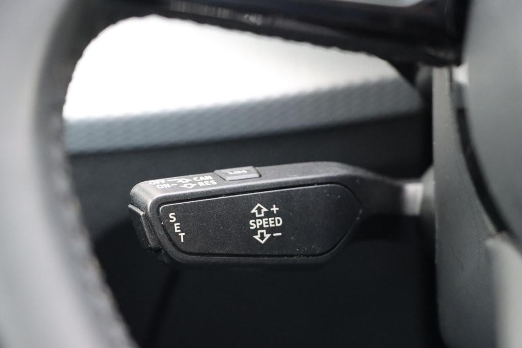 Audi Q2 35 tfsi s edition 150pk s-tronic | panoramadak