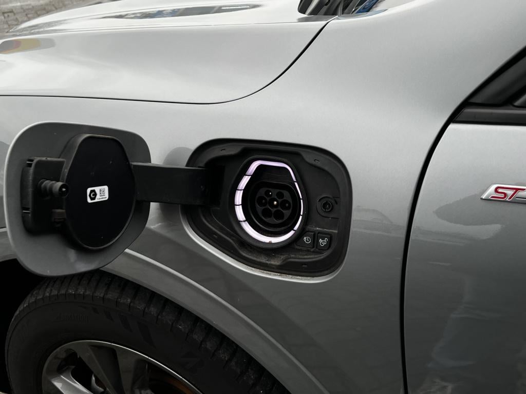 Ford Kuga 2.5 phev st-line x 225 pk | pdc v+a | camera | voorstoelen/stuur/