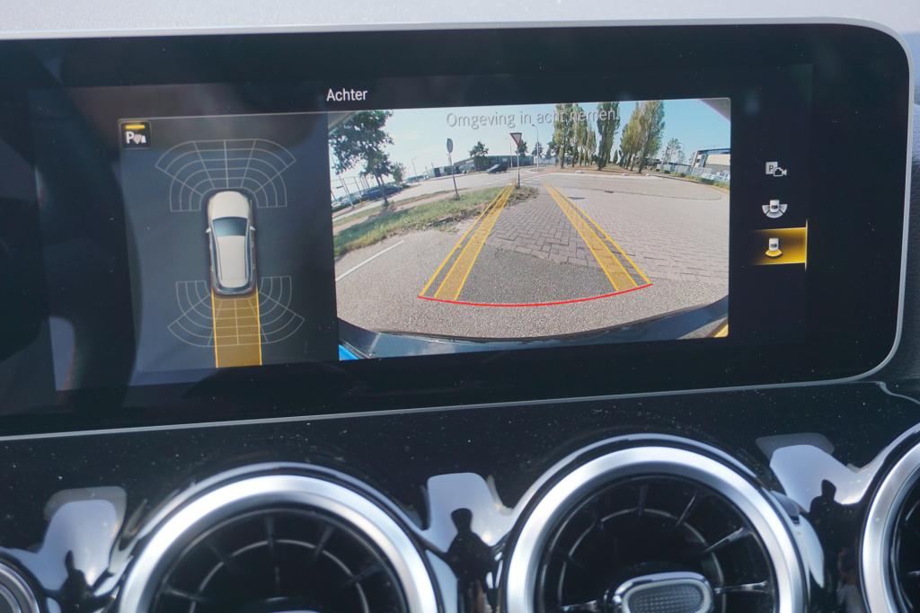 Mercedes-Benz B-Klasse 180 business solution amg l trekhaak l mbux l stoelv