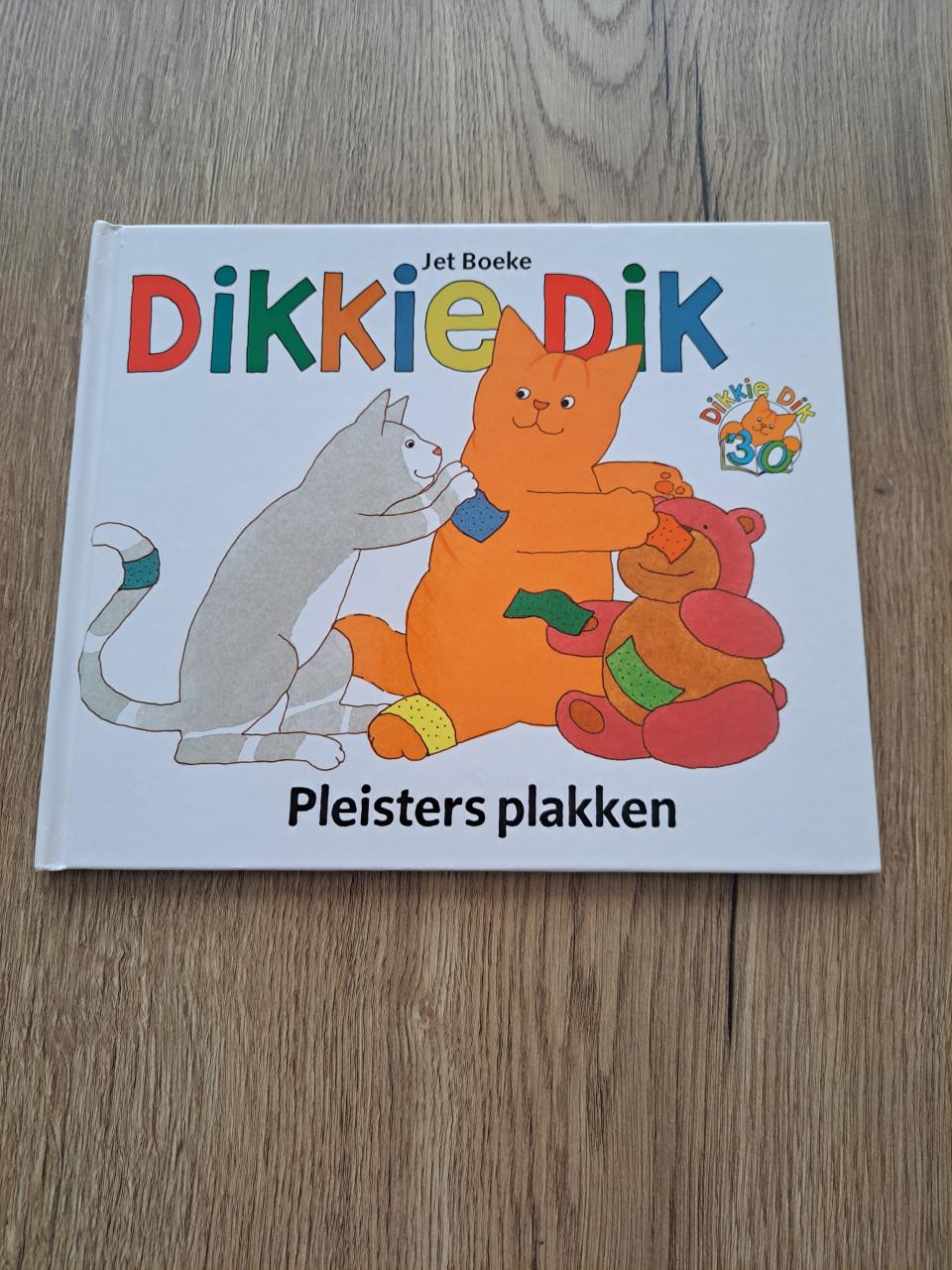 Dikkie dik. Pleisters plakken